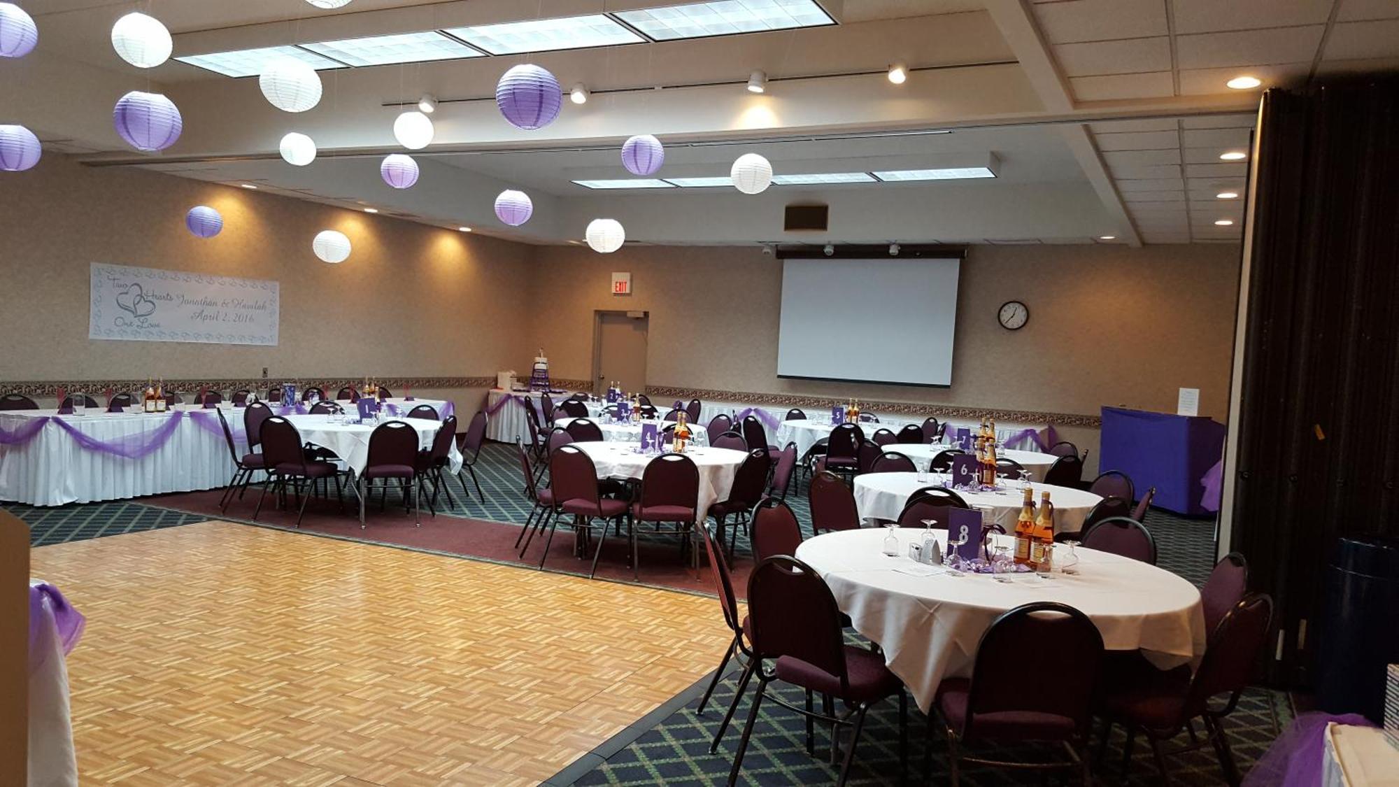 Comfort Inn & Suites Madison - Airport Extérieur photo